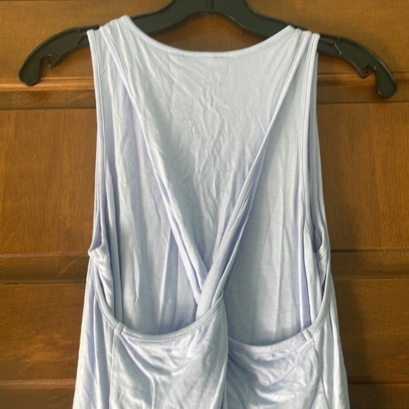Light purple twisted back Athleta Top XS - Picture 4 of 10